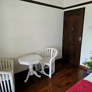 Chez Allen 3* Нувара-Элия